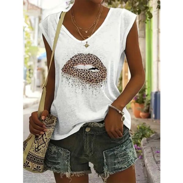 Sexy Lips Graphic Tee Women's - Flirty Casual V-Neck Casual Shirt For Summer